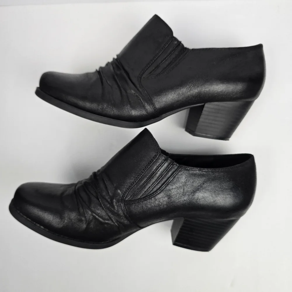 YUU Ranchen Low Rise Ankle Boots 2